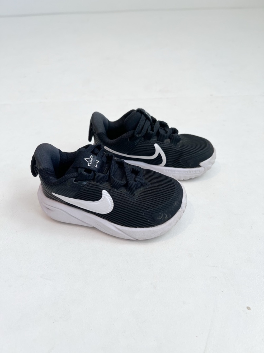 Nike Toddler Star Runner 4 Black Sneakers Size 6C
